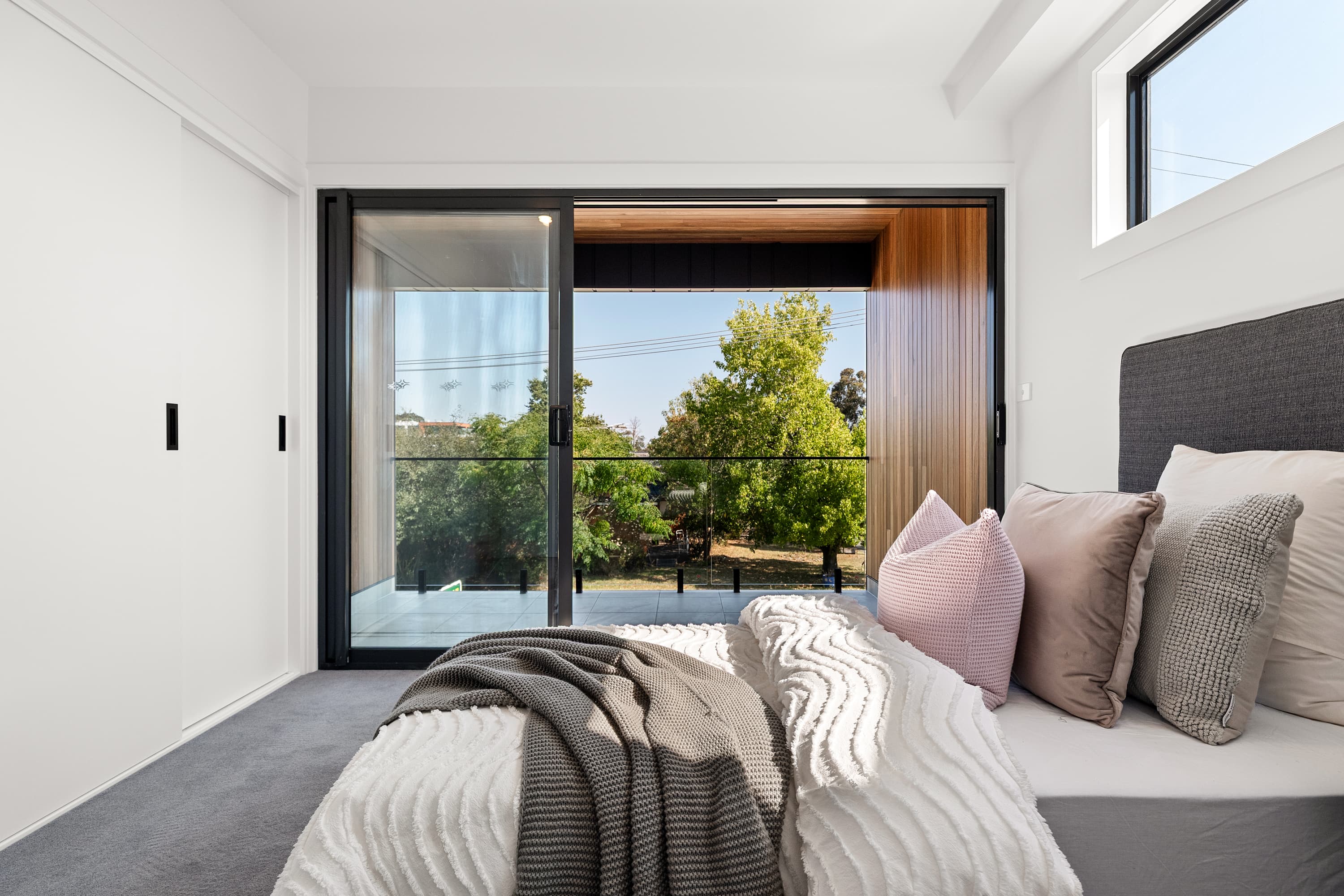 4 Luxury Townhouses thumbnail 4